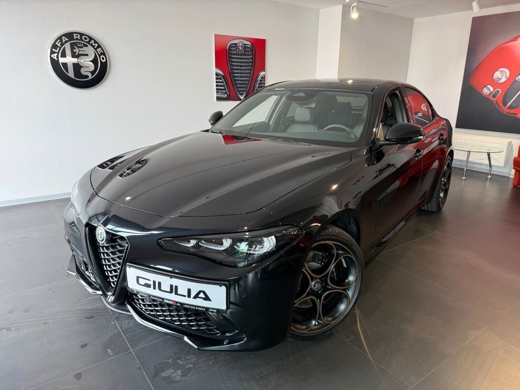 Alfa Romeo Giulia 2.0 Turbo Intensa Q4 Schiebedach Leasing