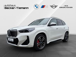 BMW iX1 eDrive20 M-Sport Pro inkl. Winterräder Pano
