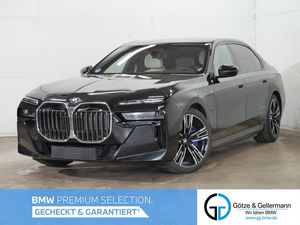 BMW 750e xDrive M Sport //ExecutiveLoungeSeating B&W