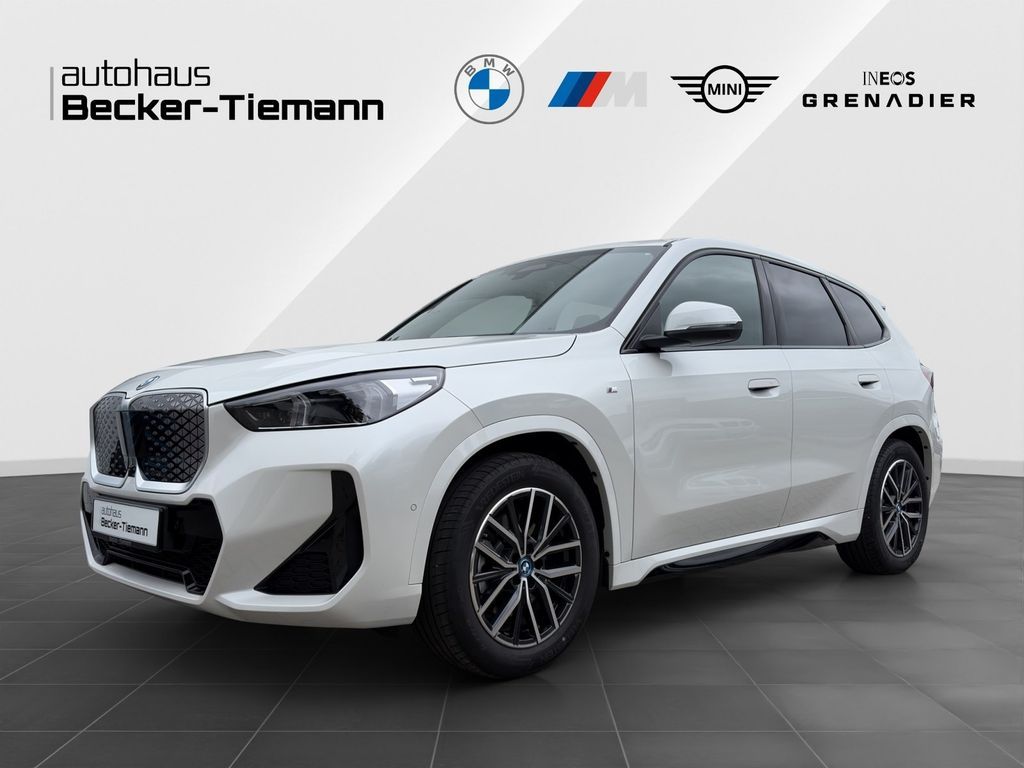 BMW iX1 xDrive30 M-Sport AHK HUD DrivAssProf. ParkAs Leasing