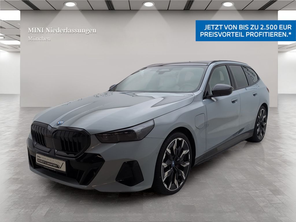 BMW 550e xDrive Touring M Sport AHK LiveCockpitProf Leasing