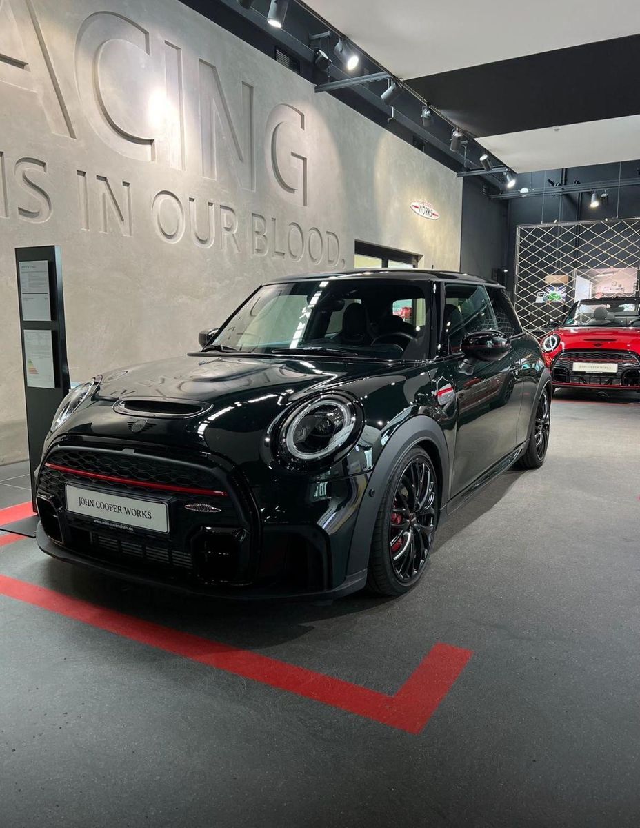 MINI JOHN COOPER WORKS - 3-Türer / Restlaufzeit: 12 Monate Leasingübernahme