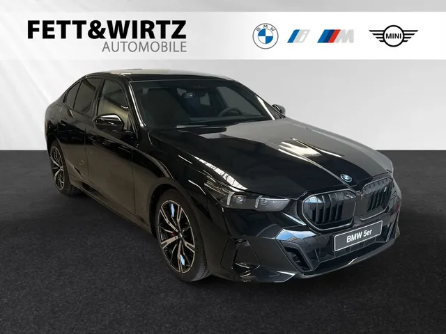 BMW i5 eDrive40 M Sport Pro|AHK|Pano|DA&PA-Prof.