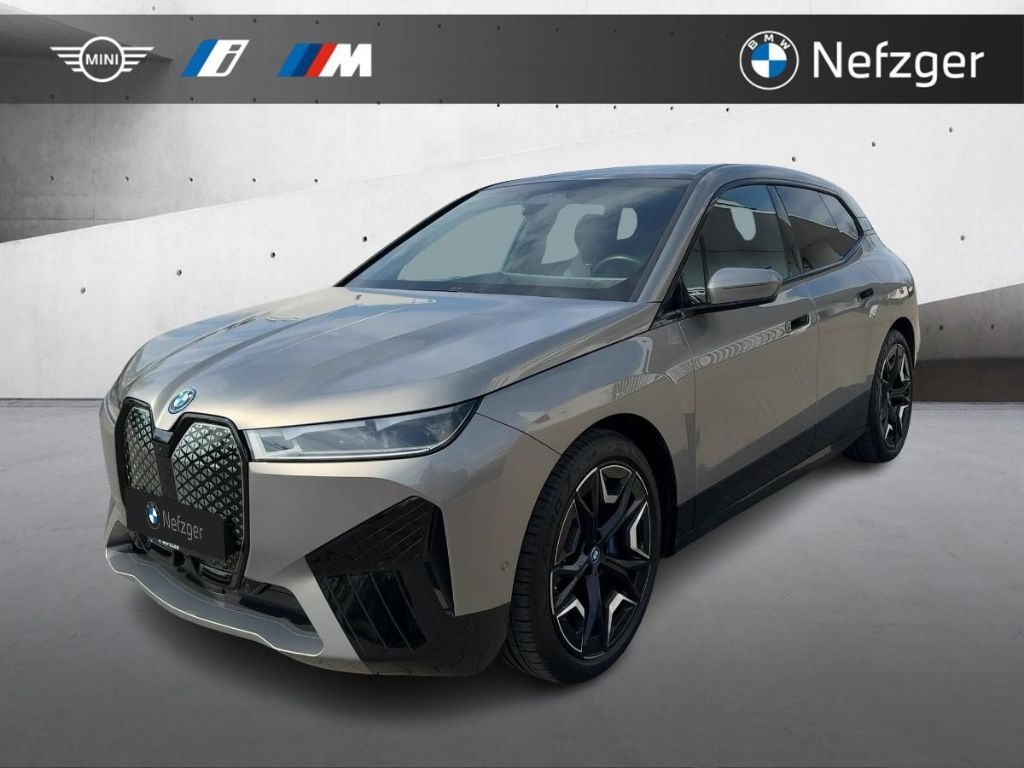 BMW iX xDrive50 Sportpaket HUD Sky Laser ACC AHK Leasing