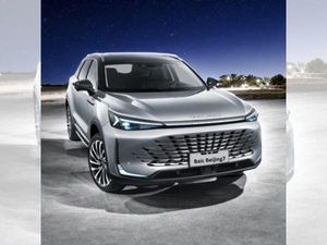 BAIC X75 PANO DSG SHZ SLF MASAGE 360 GRAD KAMERA DAB Leasing