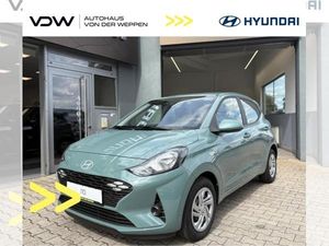 Hyundai i10 NAVIGATION (8 ZOLL TOUCHSCREEN)+RUECKFAHRKAMERA+PDC+LED TAGFAHRLICHT U.V.M.! Leasing
