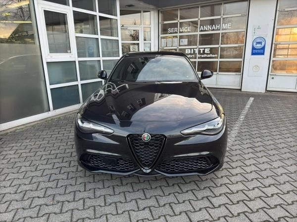 Alfa Romeo Giulia Veloce 2.0 Turbo Q4 AT in 2 Farben Verfügbar Abholung Mannheim Leasing
