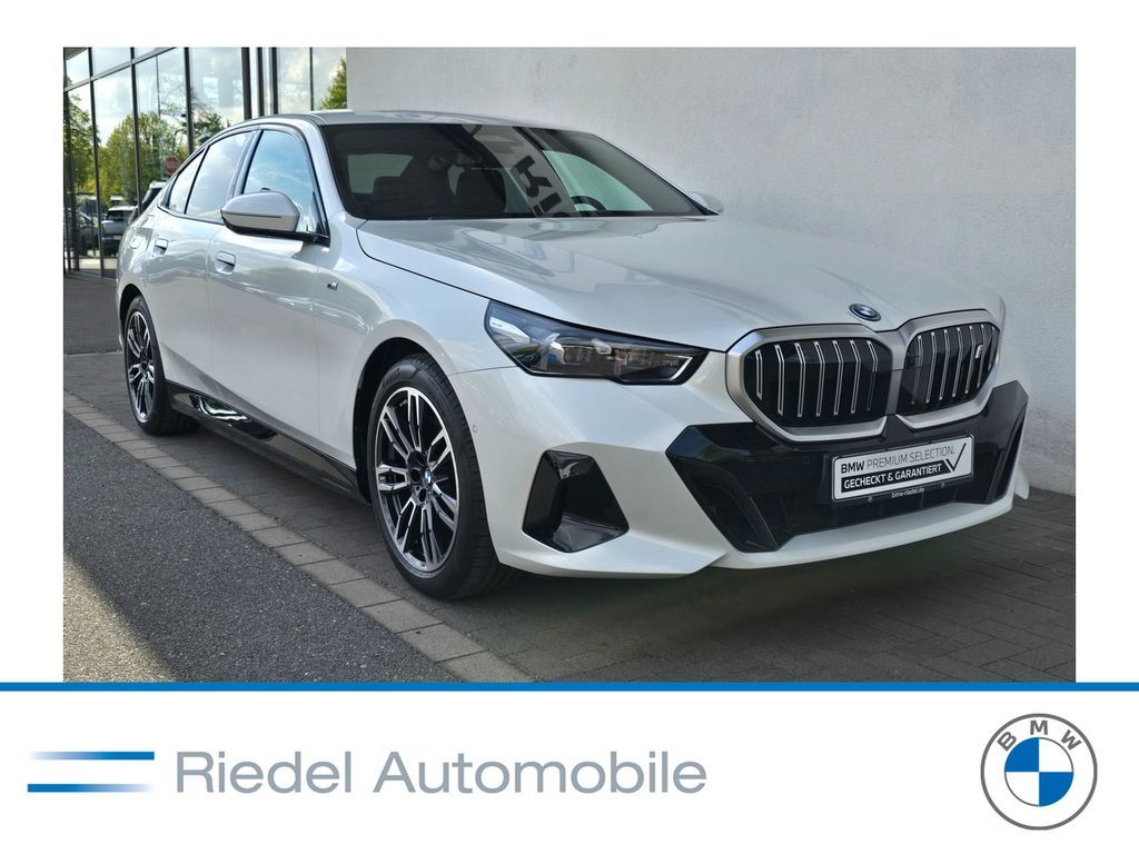 BMW i5 eDrive40 M Sportpaket AHK DAPro B&W adapLED Leasing