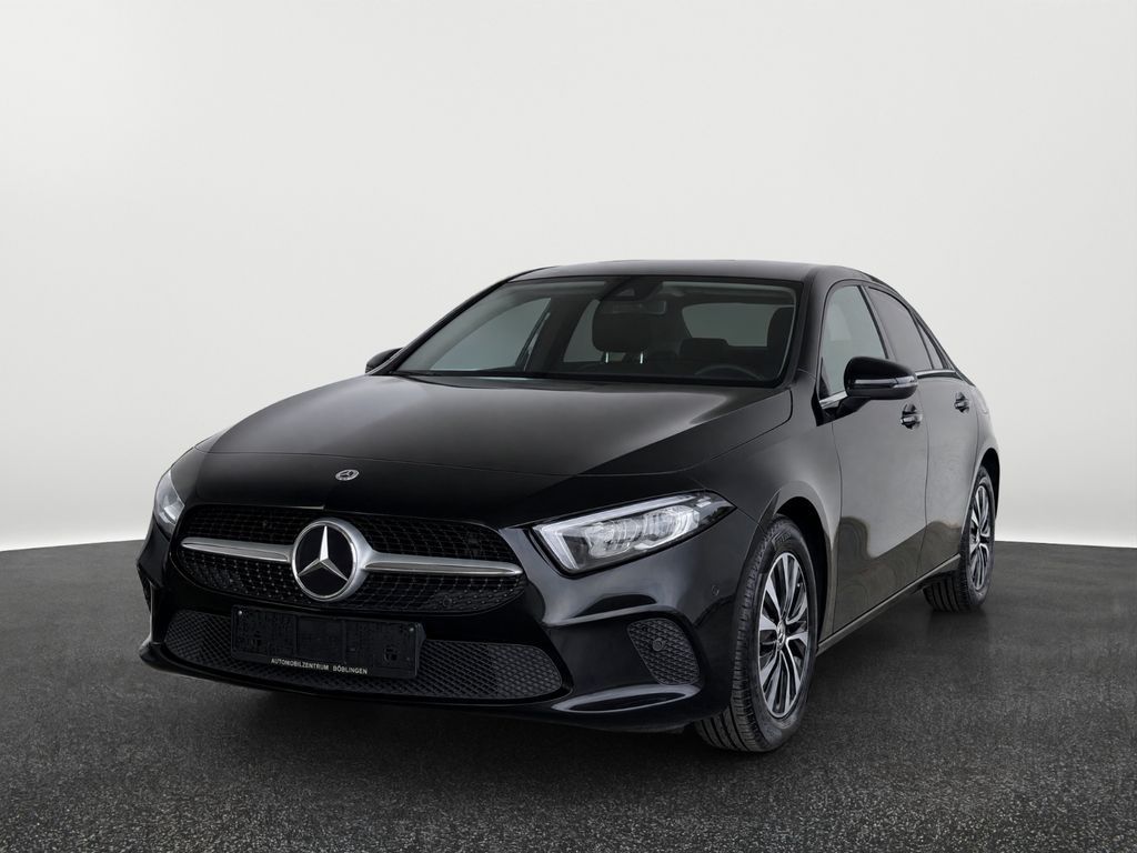 Mercedes-Benz A 180d Limousine*CARPLAY*NAVI*AHK*PARK-ASSIST* Leasing