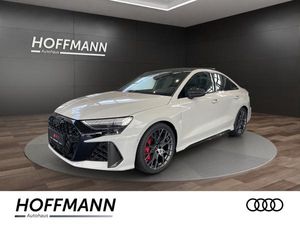 Audi RS3 Limousine / Exclusive Kreide / Keramik / Carbon / Schalensitze / 290 KMH / HUD / B&O / MATRIX