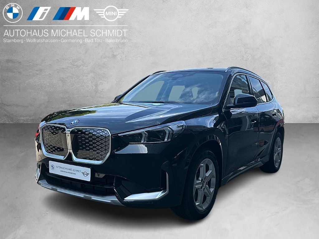 BMW iX1 xDrive30 xLine DAB LED RFK Komfortzg. Shz Leasing