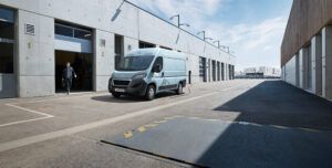 Elektroauto Peugeot e-Boxer richtet sich an Gewerbetreibende