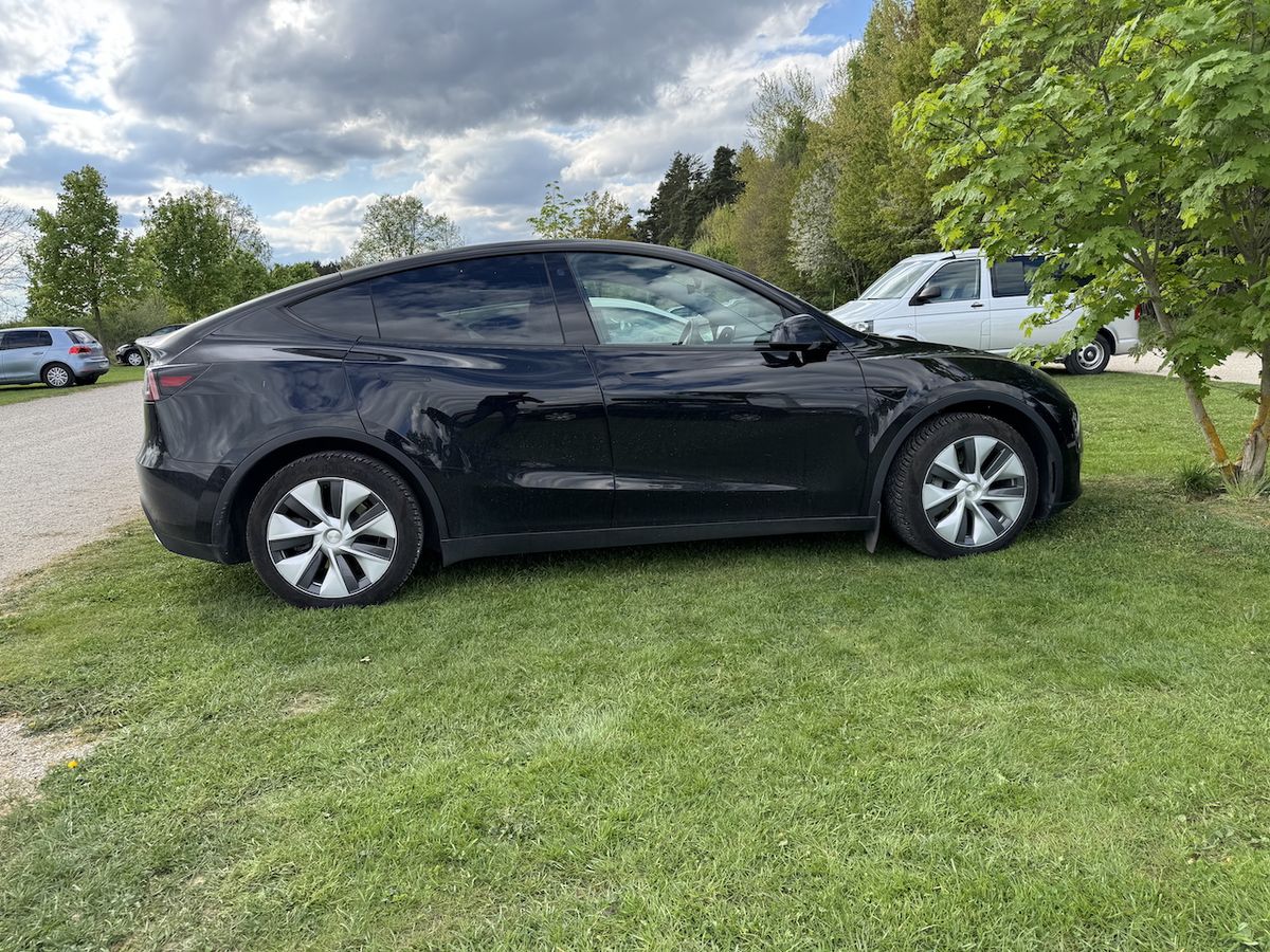 Tesla Model Y Long Range AWD Leasingübernahme