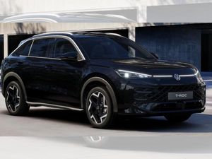 Volkswagen T-Roc R-Line 1.5 eTSI 150PS Automatik (Essen-Kray)
