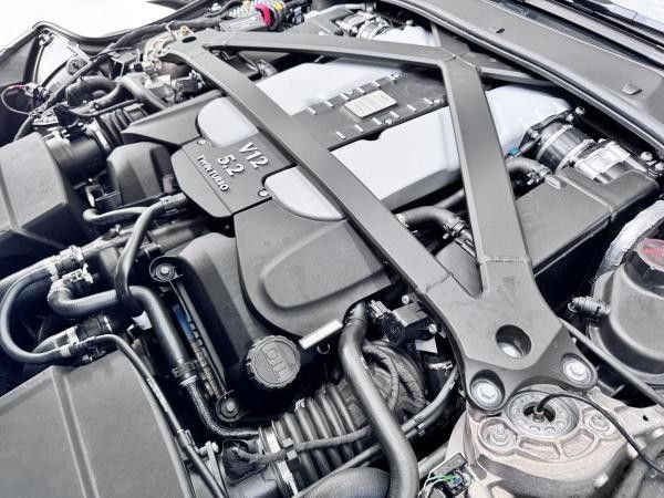 Aston Martin DBS 5.2 V12 770 Ultimate Limited Edition Leasing