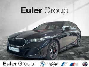 BMW 550 e xDrive Touring Sportpaket HUD AD AHK-klapp