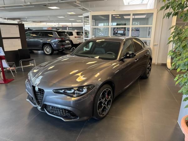 Alfa Romeo Giulia Veloce 2.0 Turbo Q4 AT Abholung Mannheim Leasing