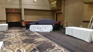 Das Elektroauto Tesla Model S bei der Def Con. Bildquelle: http://www.reddit.com/user/dedphoenix