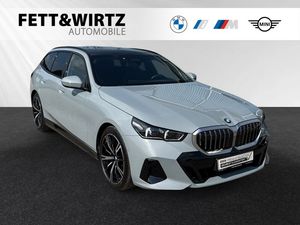 BMW 540d xDrive Touring M Sport|AHK|Pano|20"LMR|B&W