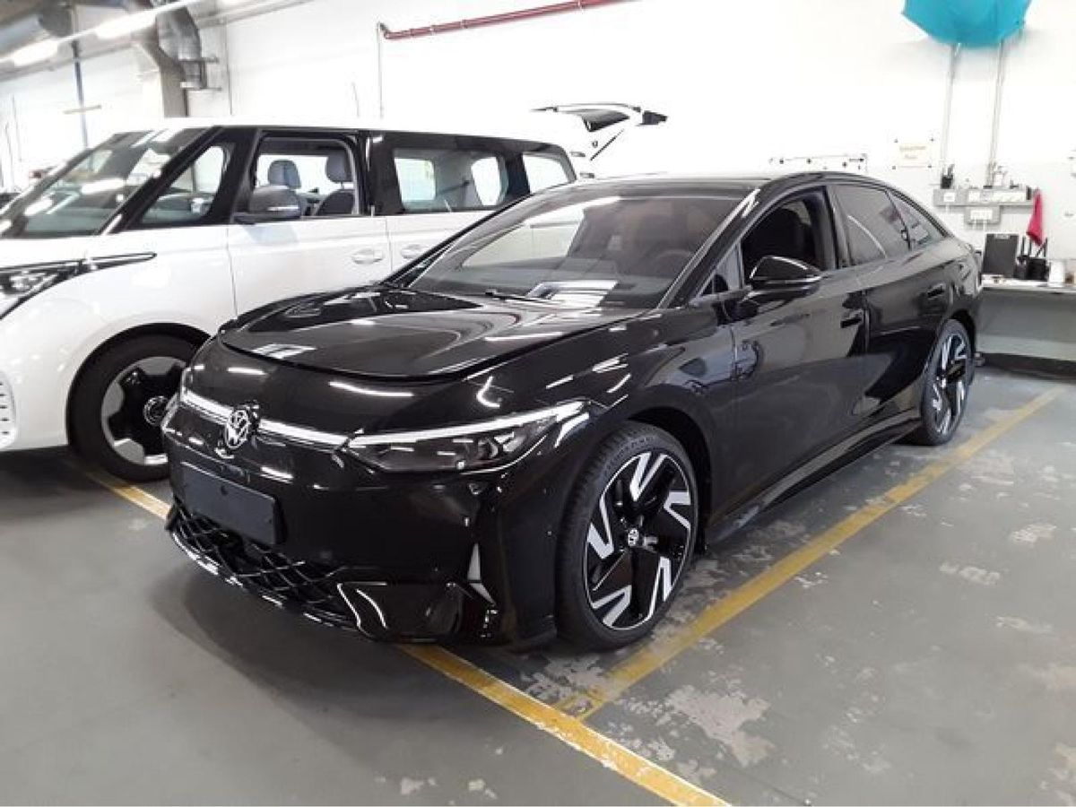 Volkswagen ID.7 GTX 4Mo. - Interieur und Exterieur Plus Paket + PANO / 8-fach Bereift Leasing