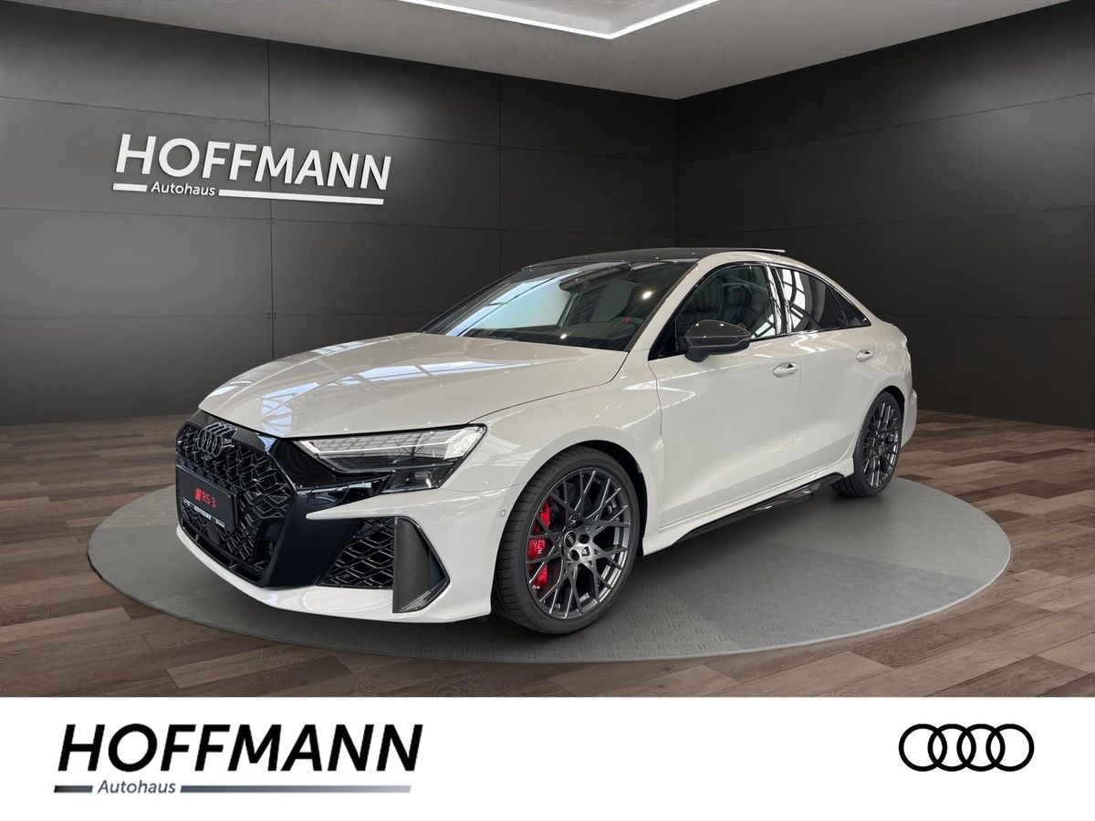 Audi RS3 Limousine / Exclusive Kreide / Keramik / Carbon / Schalensitze / 290 KMH / HUD / B&O / MATRIX Leasing
