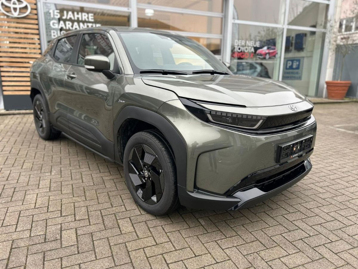 Toyota Urban Cruiser Teamplayer 61 kWh bis zu 581km Reichweite, Leasing