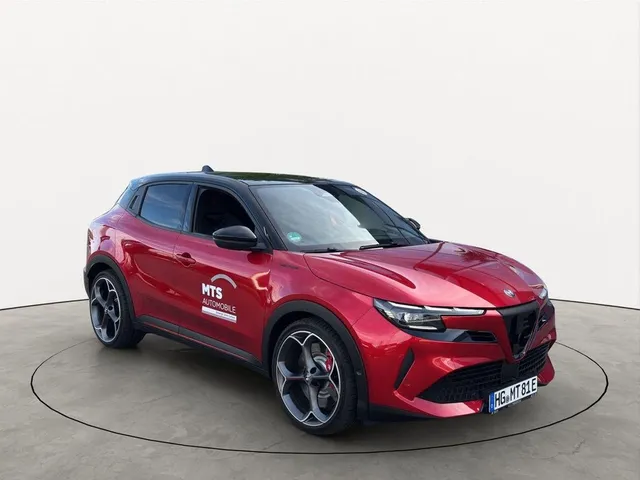 Alfa Romeo Junior Elettrica VELOCE 280PS*Schalensitze*Pano*