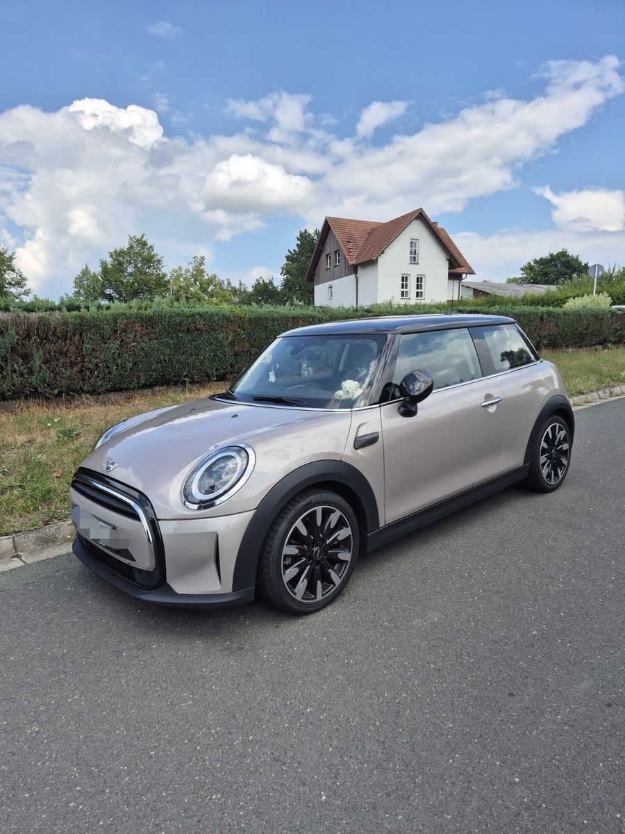 MINI Cooper Classic Trim (136 PS) | EZ 09/2023 | Top Ausstattung Leasingübernahme