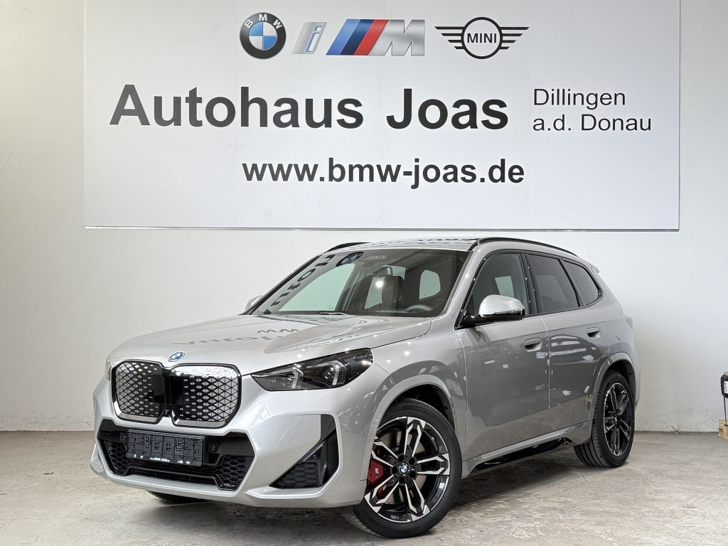 BMW iX1 xDrive30 M Sportpaket | Komfortzugang | Pano Leasing