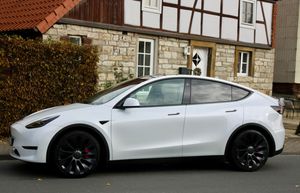 Tesla Model Y Performance BJ 03/2024 - Leasingübernahme