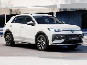 Volkswagen T-Roc Life 1.5 l eTSI 85 kW (116 PS) 7-Gang DSG Bestellfahrzeug