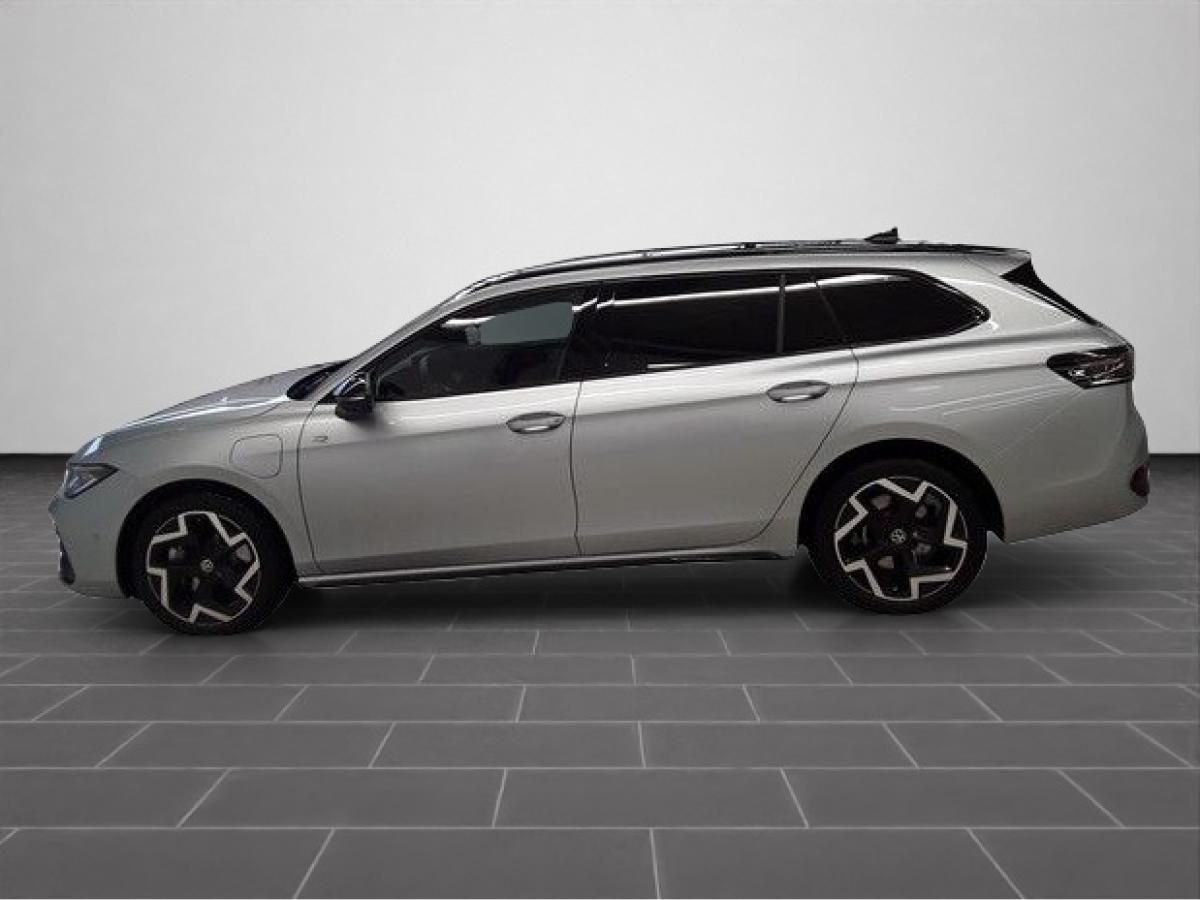 Volkswagen Passat 1,5 TSI Hybrid R-Line DSG RFK/NAVI/LES/Sitzheizung vo./u.v.m. Leasing