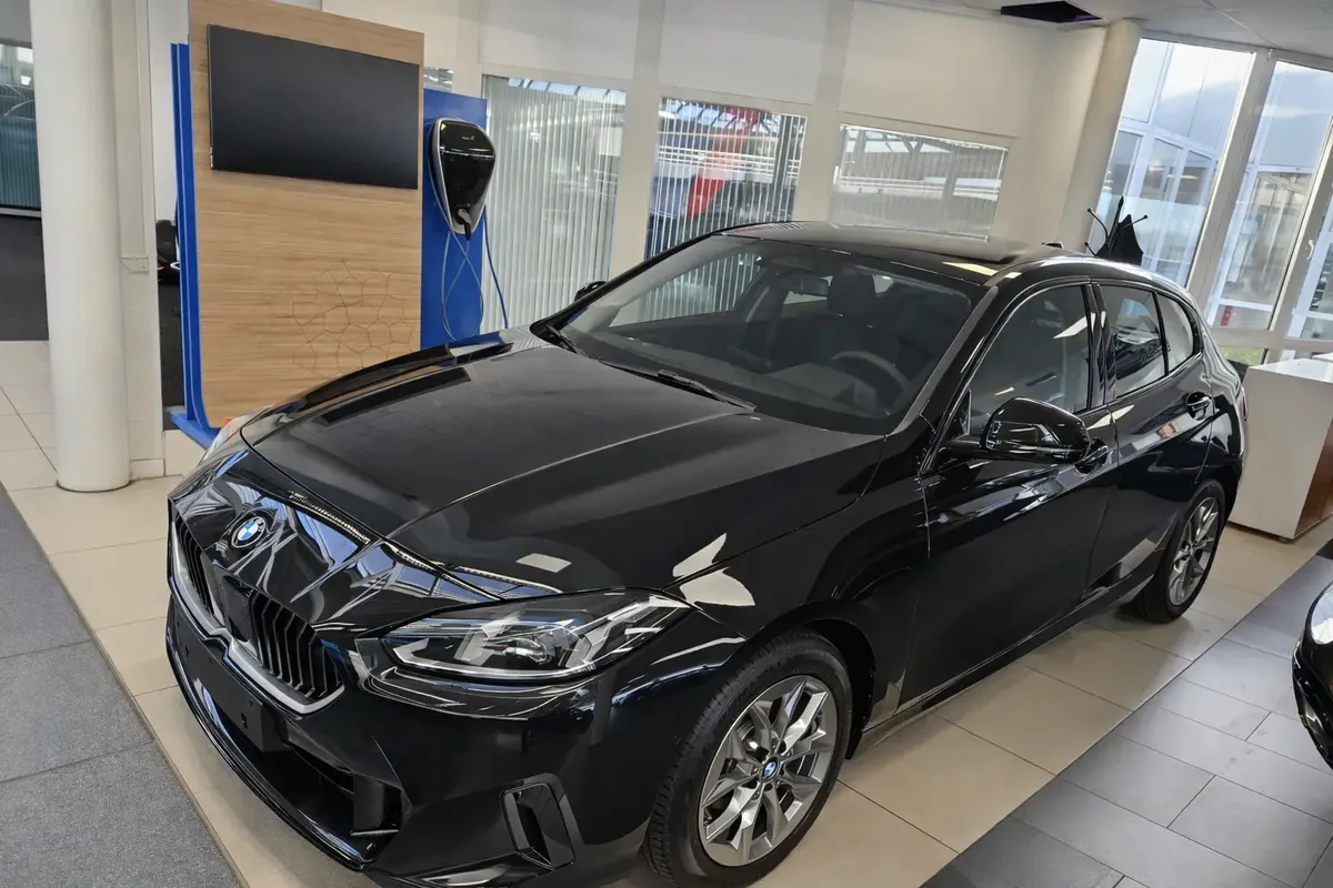 BMW120 - 190€ Leasingrate -18 Monate Restlaufzeit - EZ07/25 - 2.500km gelaufen - 170 PS Leasingübernahme