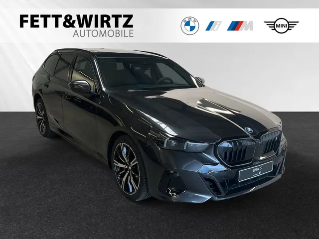 BMW i5 eDrive40 Touring M Sport Pro|AHK|Pano|H/K