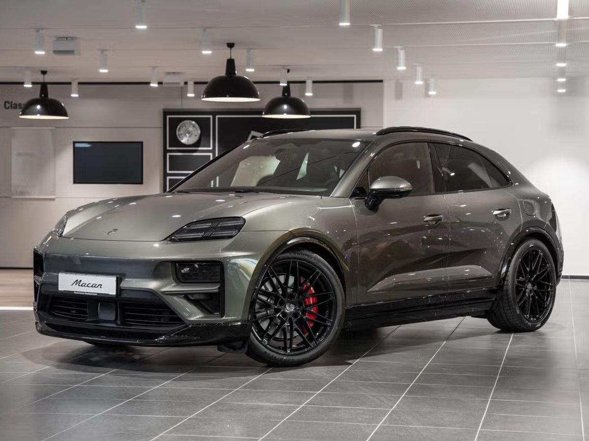 Macan Turbo mit Hinterachslenkung und Surround View Leasing