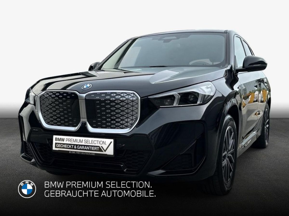 BMW iX1 xDrive30 M-Paket AHK LED HeadUp Harman Kardon Leasing