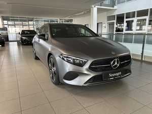 Mercedes-Benz A 180 Kompaktlimousine+Totwinkel+Abstands-Assistent+ Panorama-Schiebedach Leasing