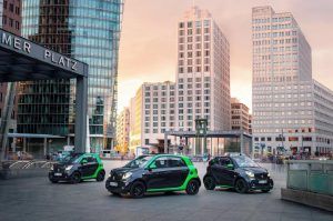 In Zukunft soll es jedes Auto von Smart wahlweise mit einem Verbrennungs- oder Elektromotor geben, inkl. Kaufprämie wird man das Elektroauto smart Electric Drive für unter 19.000 Euro kaufen können. Bildquelle: Daimler/Smart