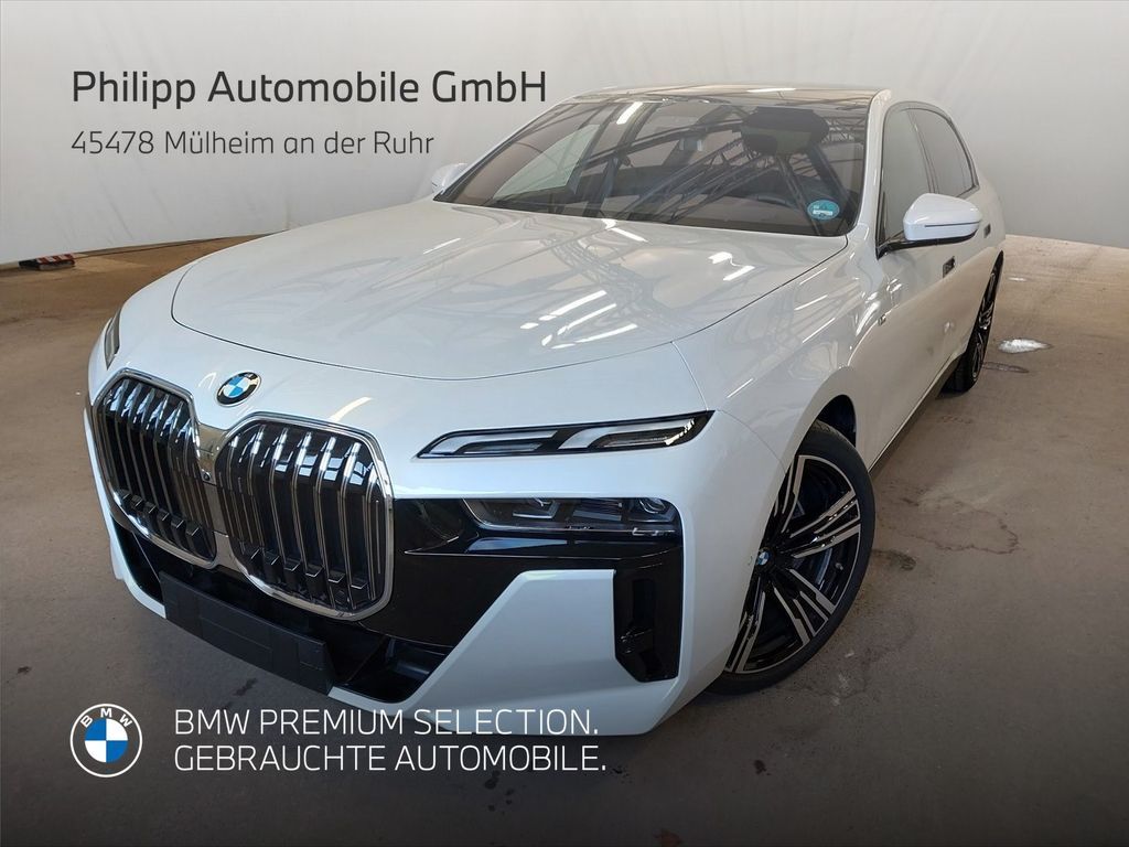 BMW 740d xDrive M Sport PanoSky B&W AHK St-Hzg 21