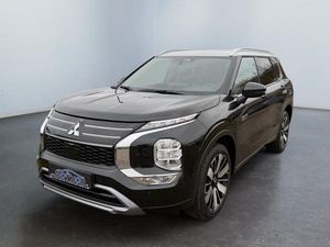 Mitsubishi Outlander Top Luxury mit Standheizung und 360-Grad-Kamera