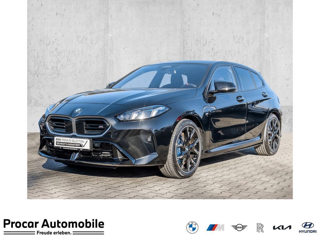 BMW M135 xDrive Navi+LED+Alarm+KZG+SHZ+Hifi+LMR 19