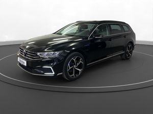 Volkswagen Passat Variant GTE AHK LED LM 18