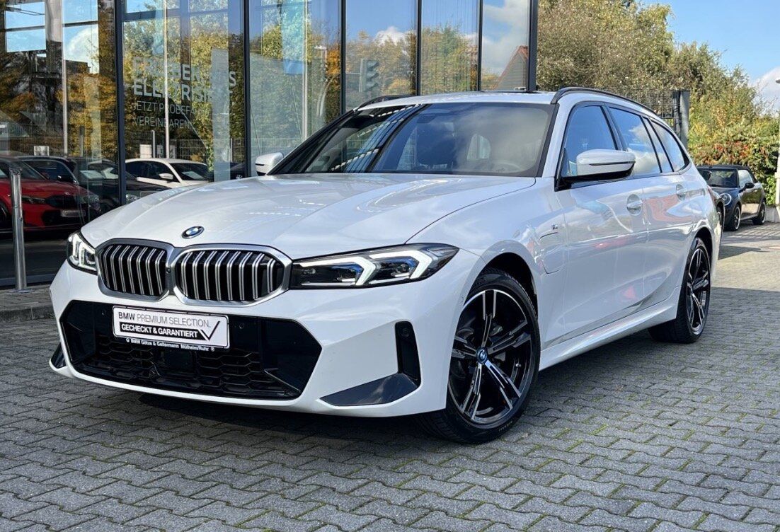 BMW 330e – M Paket / Top Ausstattung / 45.000km Restlauf Leasingübernahme