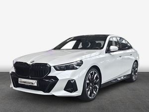 BMW 520d xDrive Limousine M-Sport Pro AHK Pano HUD u