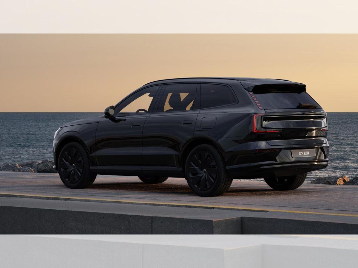 Volvo EX90 Black Executive Edition Leasing