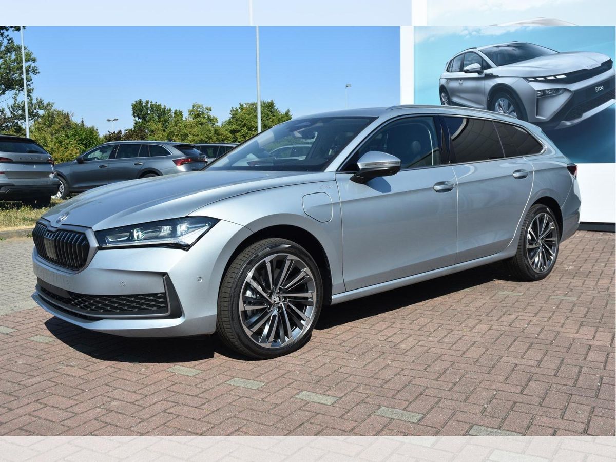 Skoda Superb Combi1.5 TSI iV DSG L&K*AHK*Pano*H.Up*uvm Leasing