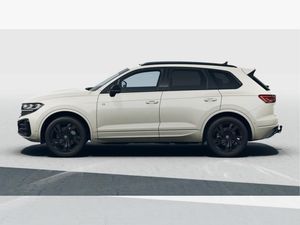 Volkswagen Touareg Entdecken Sie den Höhepunkt der Ingenieurskunst und des Luxus: Den VW Touareg in der exklusiven "Final Edition". Dieses Leasingangebot bietet Ihnen die Chance, einen der letzten Touareg dieser Generation zu fahren, vollgepackt mit modernster Technologie u