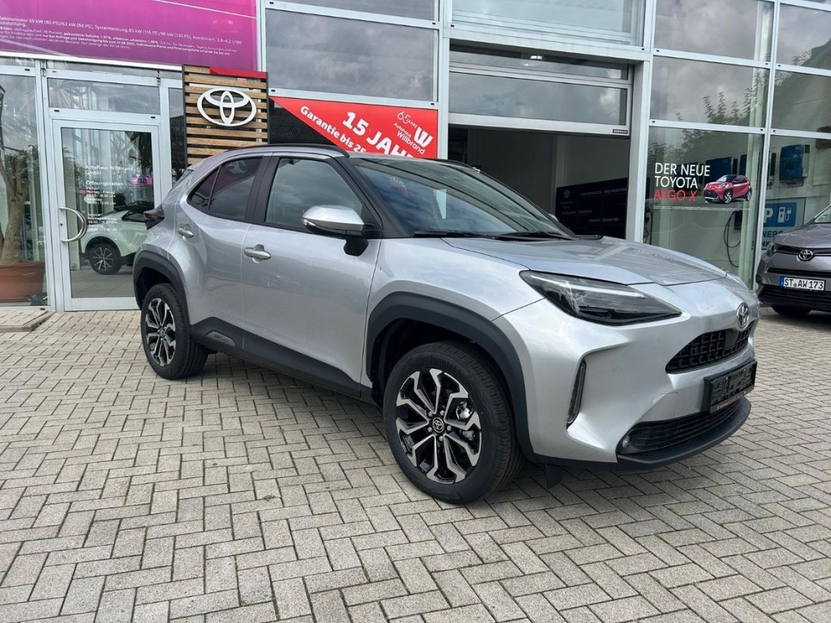 Toyota Yaris Cross 1.5l Hybrid Teamplayer Winter&Safety-Paket 2026 LED SHZ LHZ ACC ACP Leasing