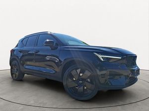 Volvo XC40 B3 Black Edition Plus 360° PANO AHK LED 20"