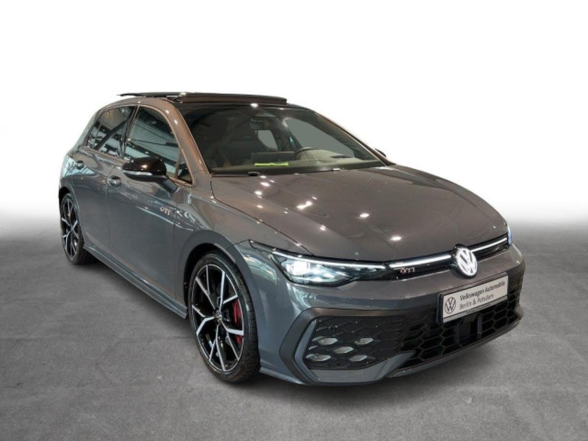 Volkswagen Golf VIII GTI 2.0TSI DSG Black P-DACH H&K ESTORIL 8x19 HeadUp KAMERA Leasing
